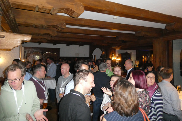 Party in der Bar am Abend beim GTC 2022